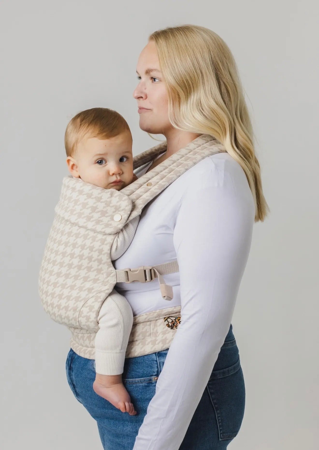 Monarch Buckle Carrier