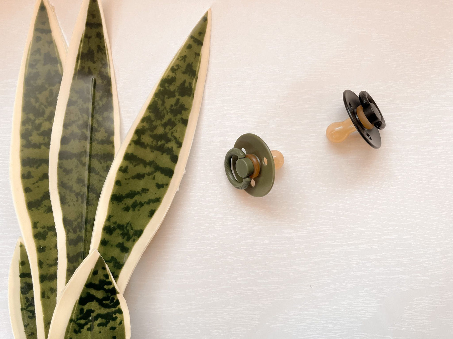 Itzy Soother™ Natural Rubber Paci Set- Camo & Midnight (0-6m)